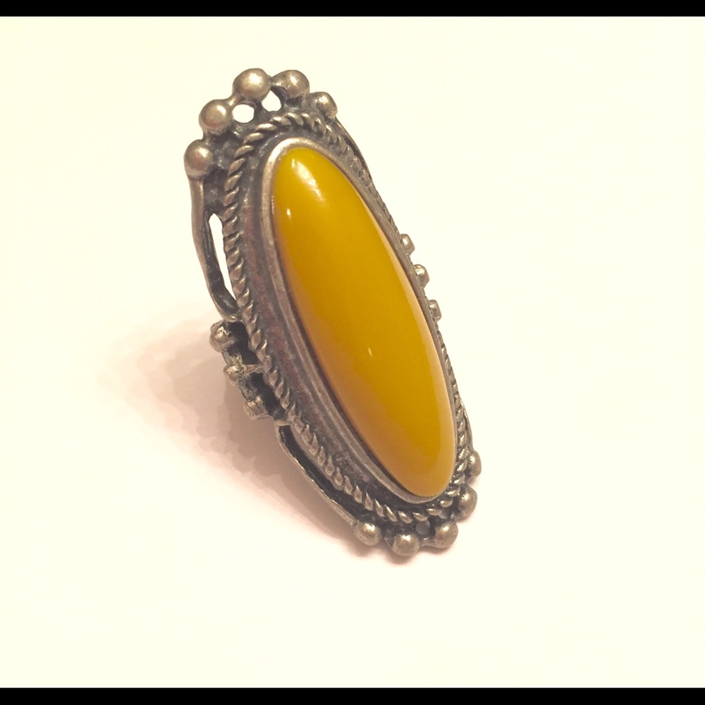 Beautiful ring with yellow stone. Very bohemian 😉
